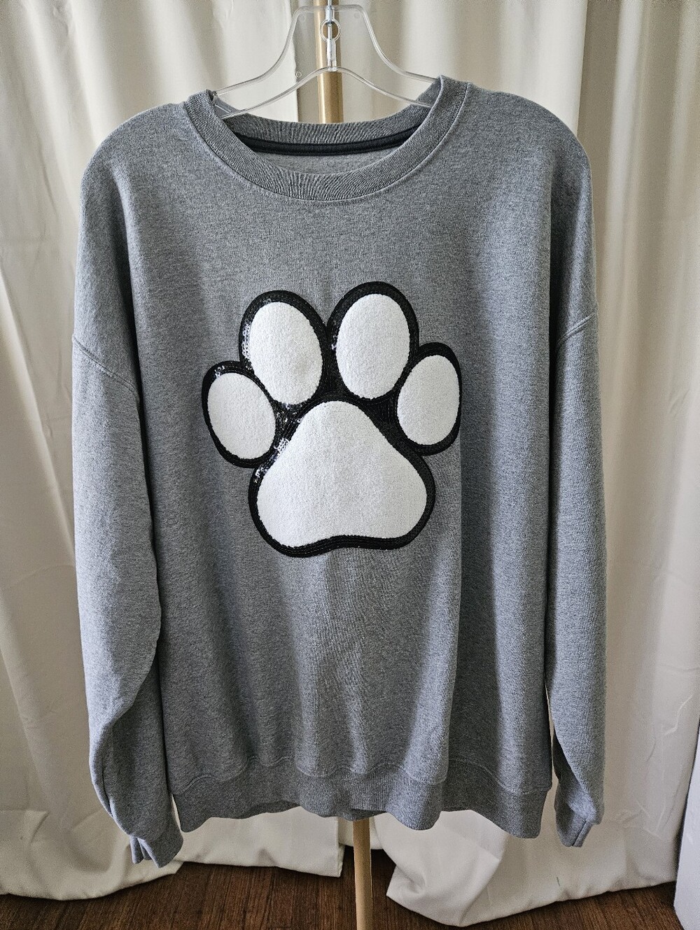 Athletic Gray Sequin Paw Print Sweatshirt Size XL - Picture 2 of 5